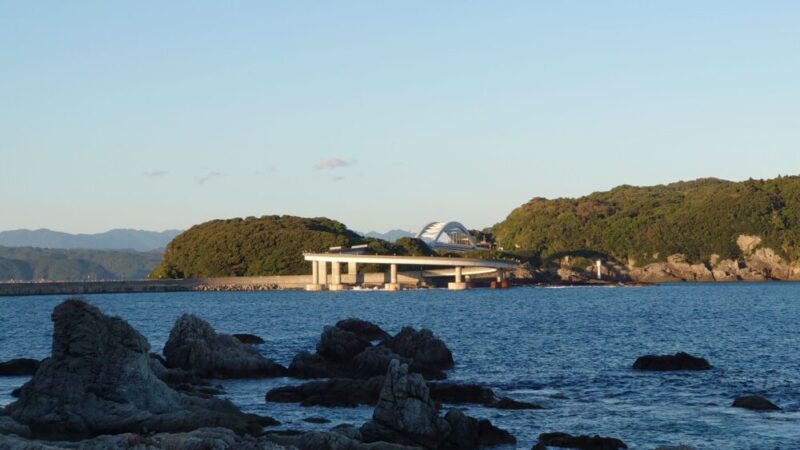 紀伊大島に渡るループ橋