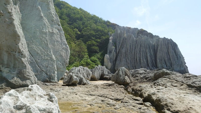 蓮華岩と蓬莱山