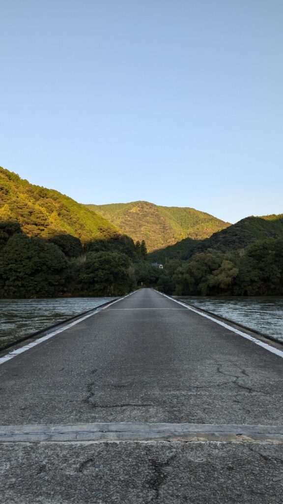 勝間沈下橋