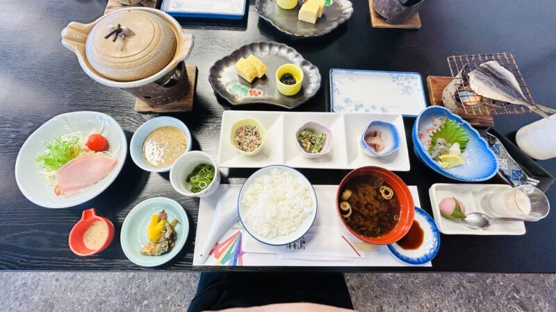 朝食